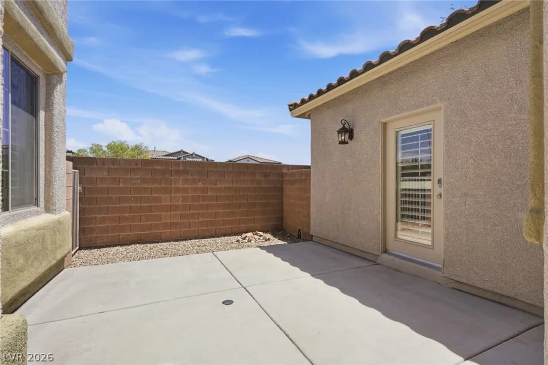 9952 Madison Walk Avenue photo 3