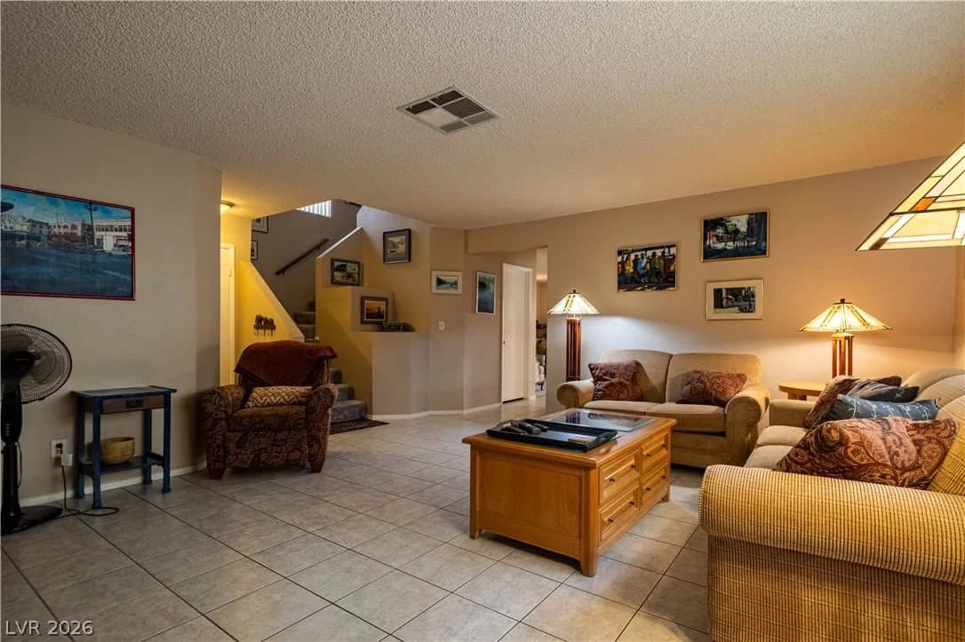 2820 Swallow Point Circle CIR photo 3