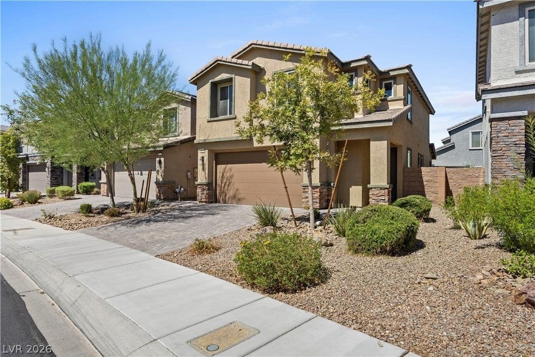 936 Lotus Falls Street photo 2