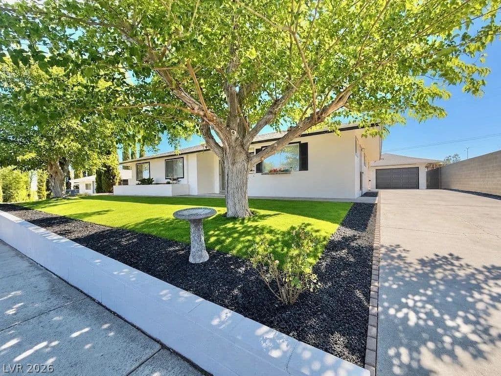 608 Bryant Court photo 2