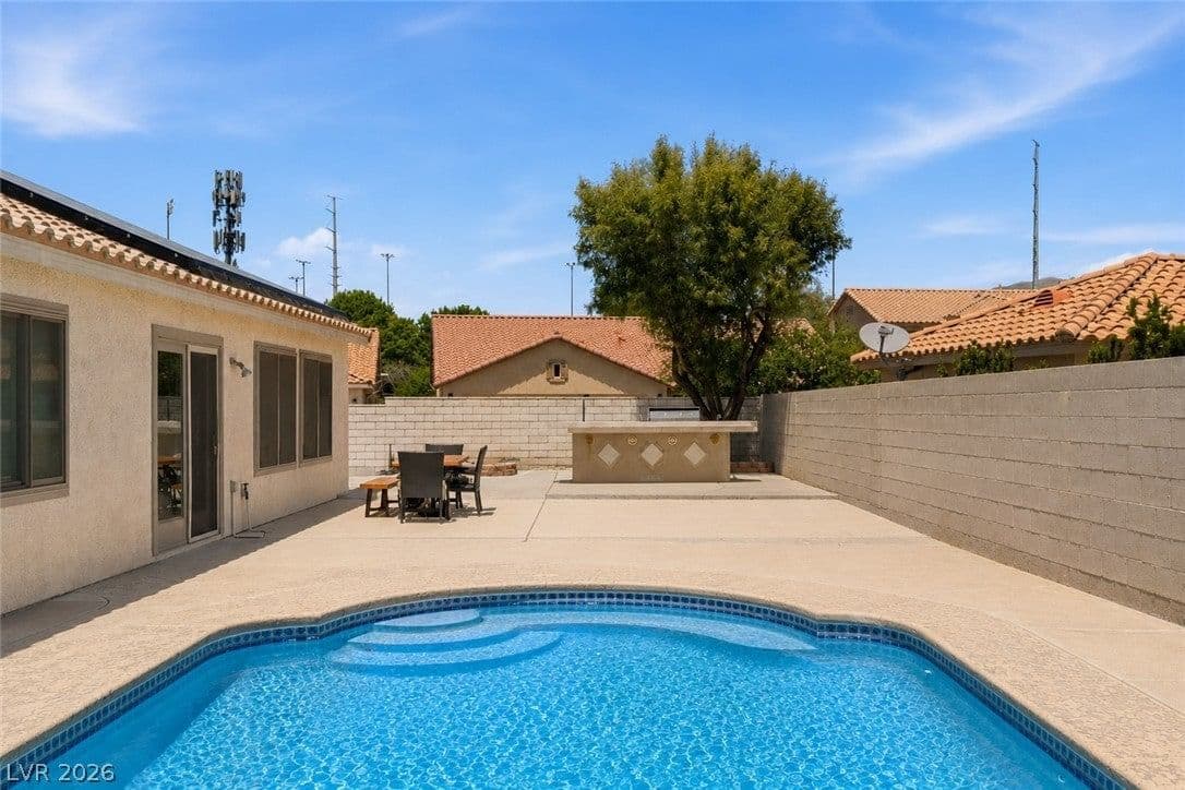 6302 Golden Rain Street photo 2
