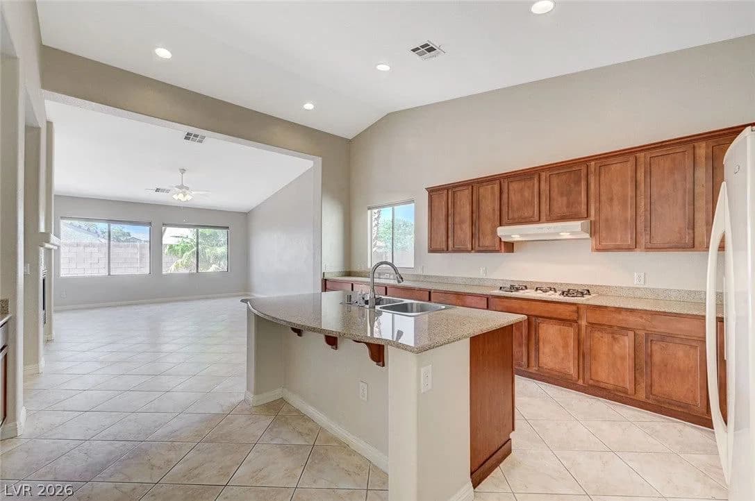 8112 Chestnut Hollow Avenue photo 3