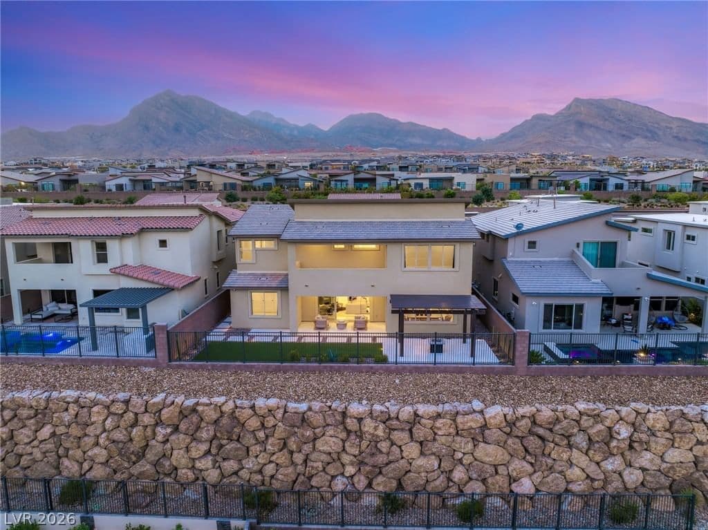 424 Crown Mesa Avenue photo 3