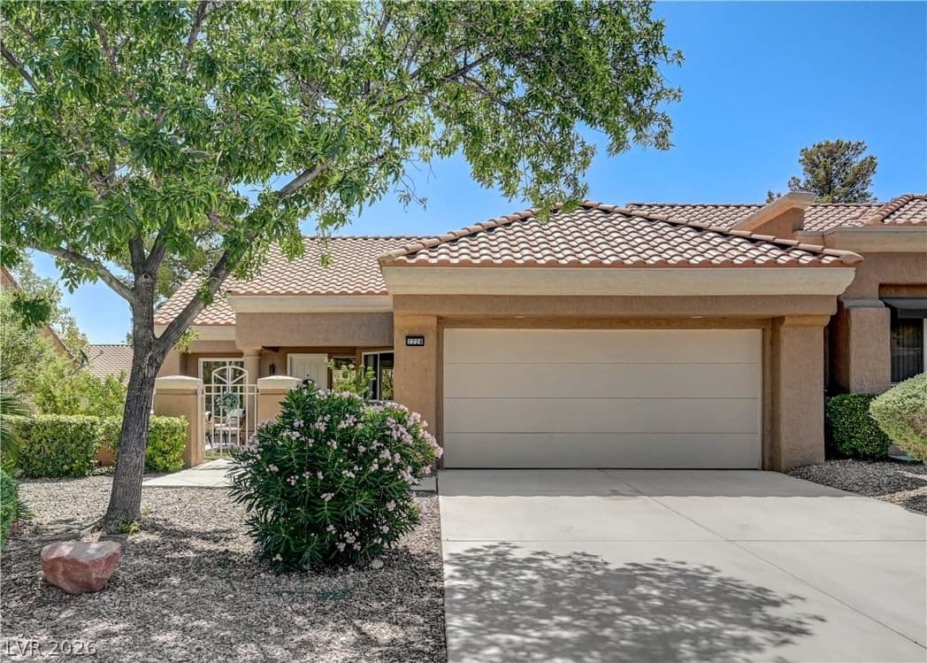 2728 Showcase Drive photo 2