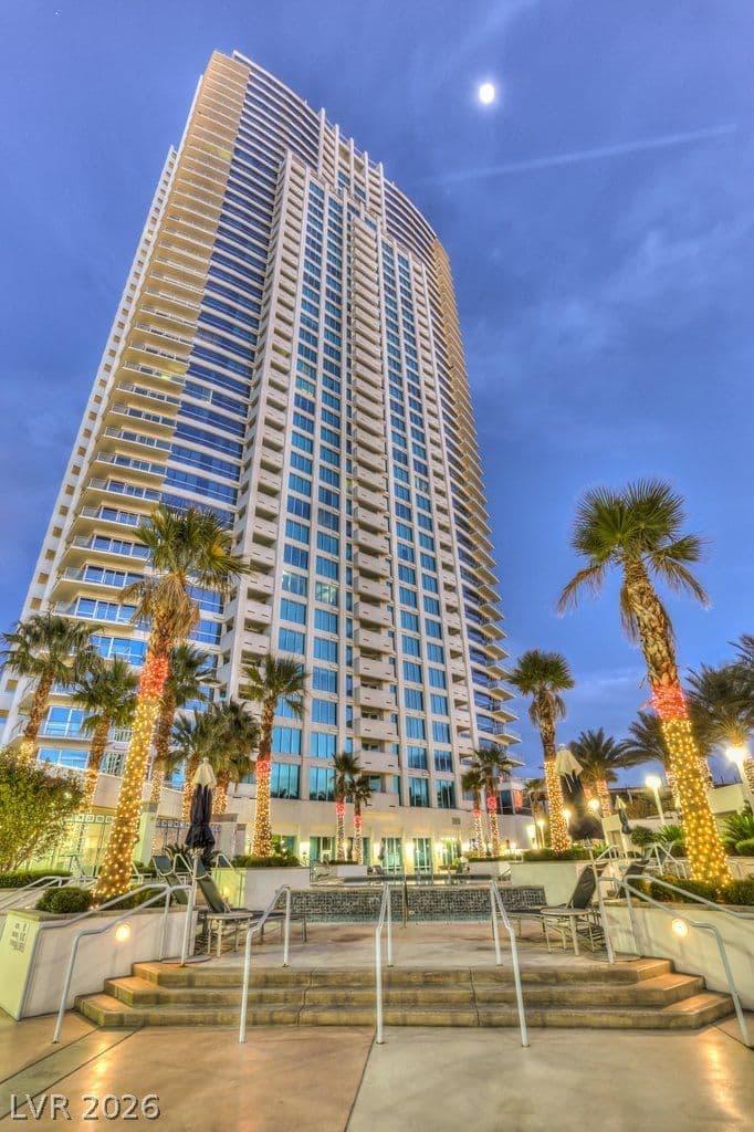 2700 Las Vegas Boulevard photo 2