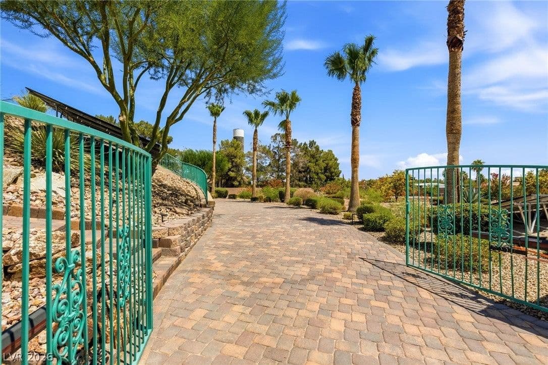 6131 Grand Teton Drive photo 4
