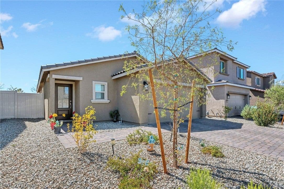 4215 Gold Desert Street photo 4