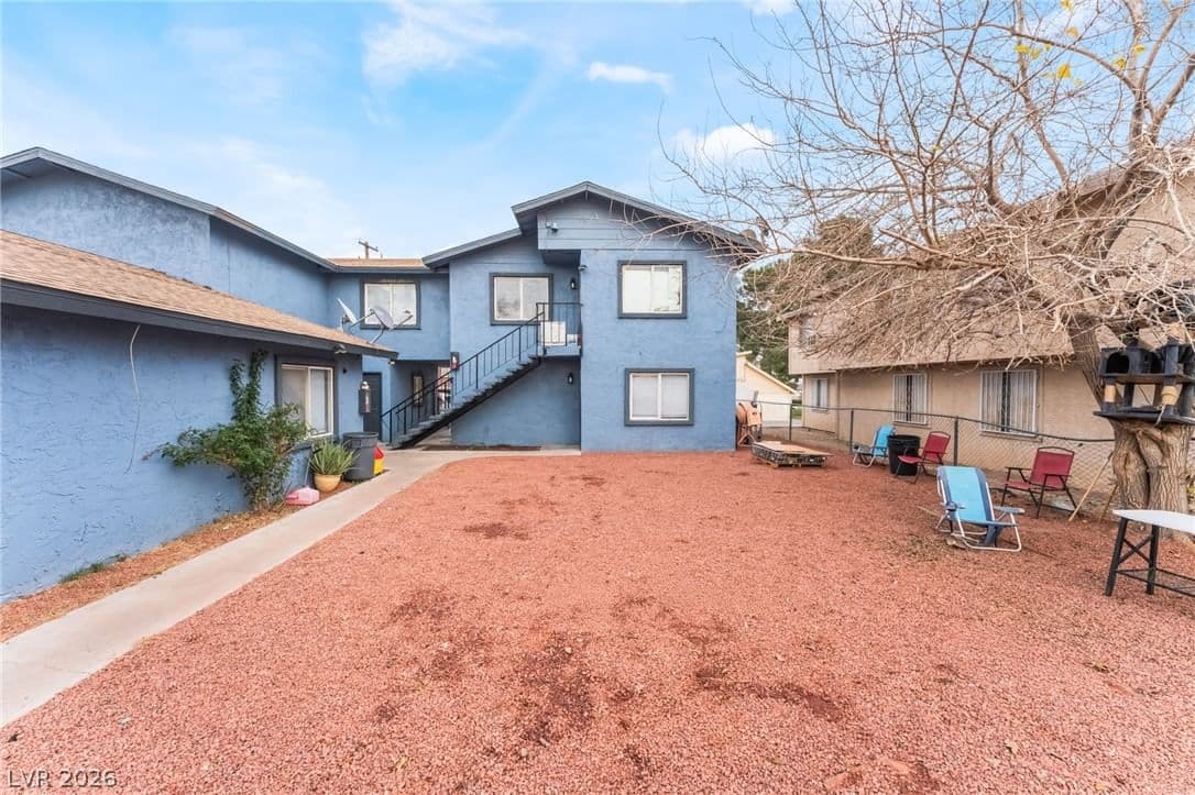 828 Sagman Street photo 5