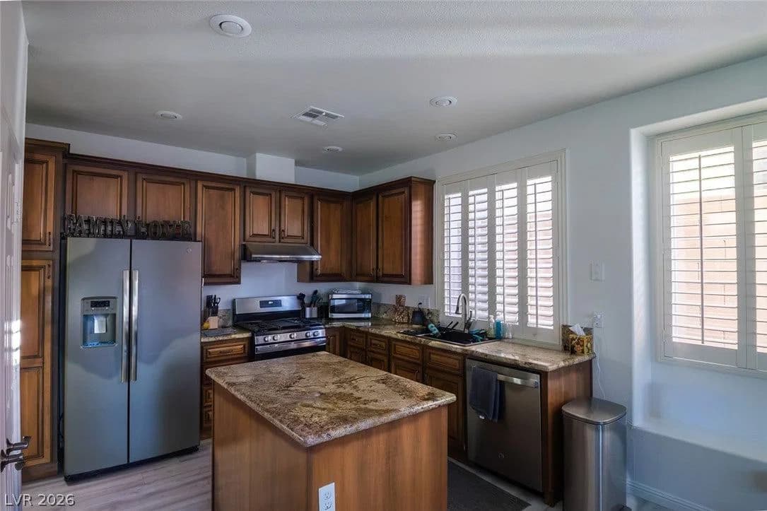 340 Summer Palace Way photo 4