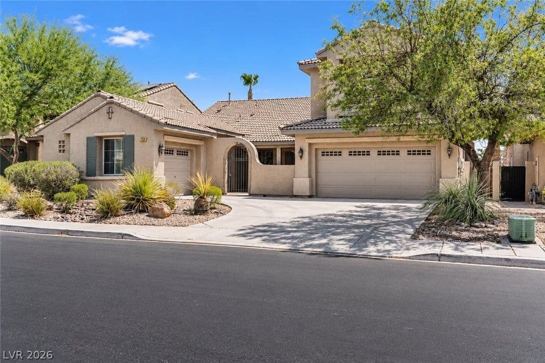 7520 Royal Crystal Street photo 2