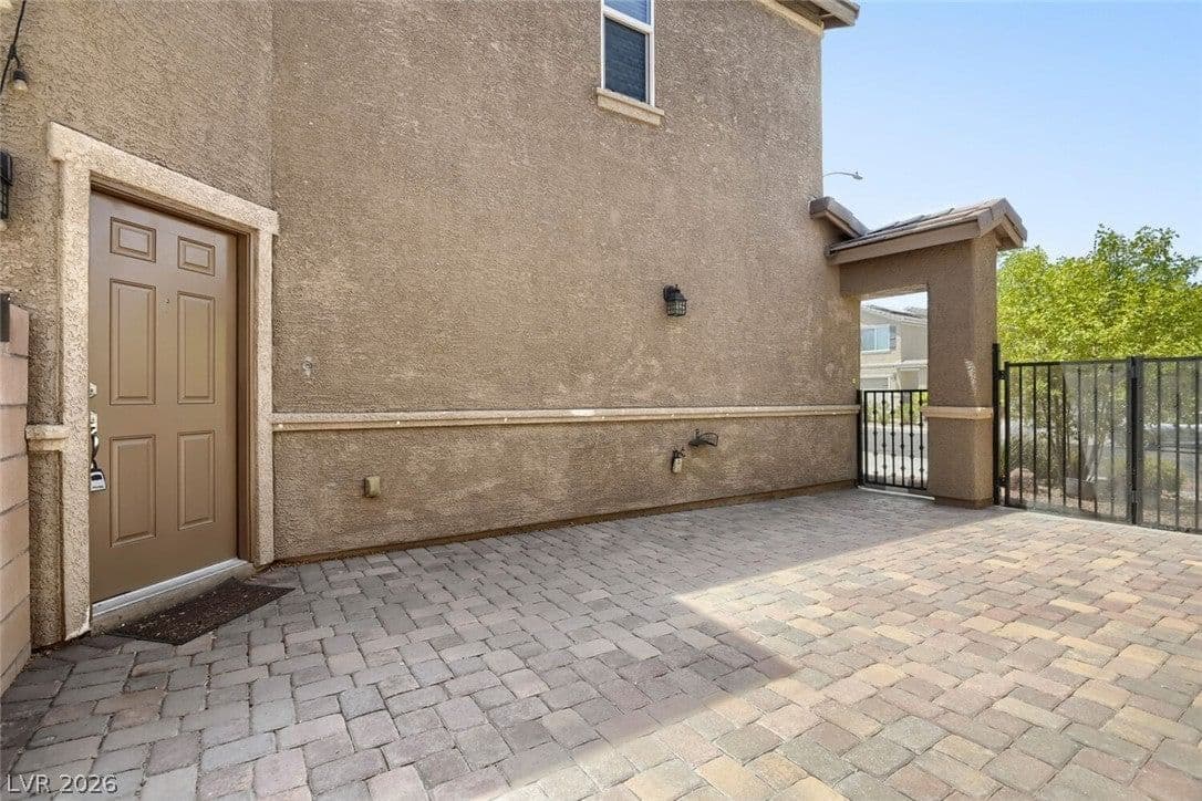 1040 Water Cove Street photo 4