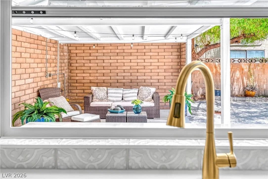 2908 Bernardo Lane