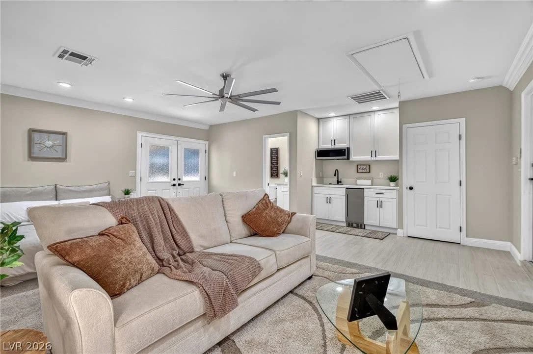 2908 Bernardo Lane photo 2