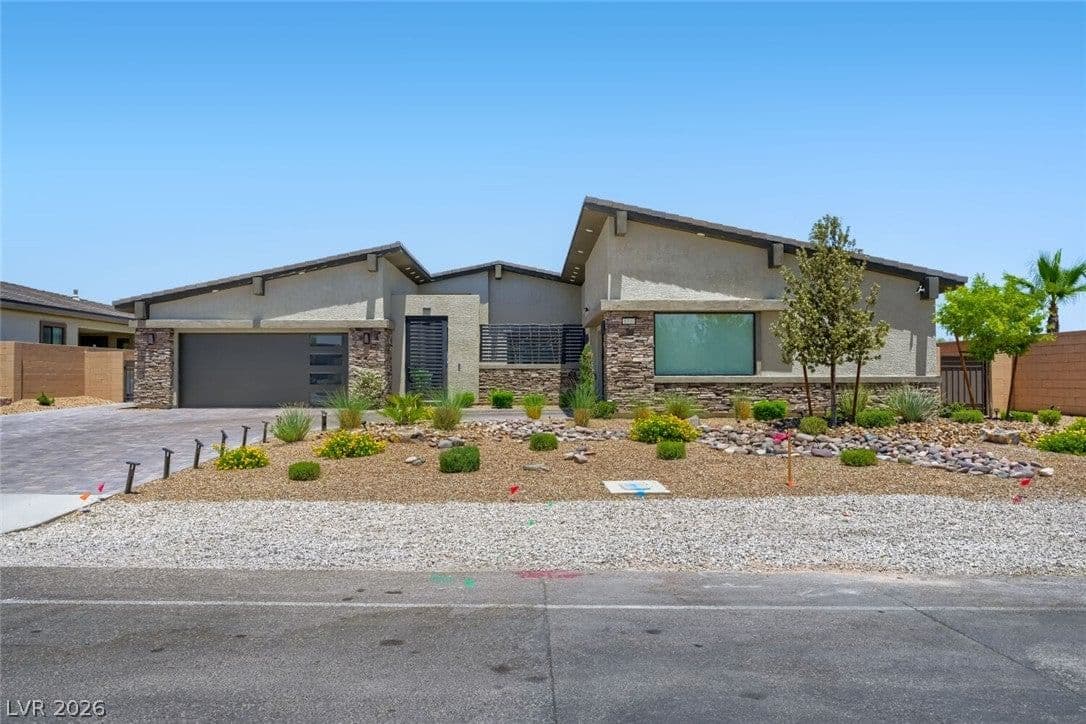 8310 Camero Avenue photo 3