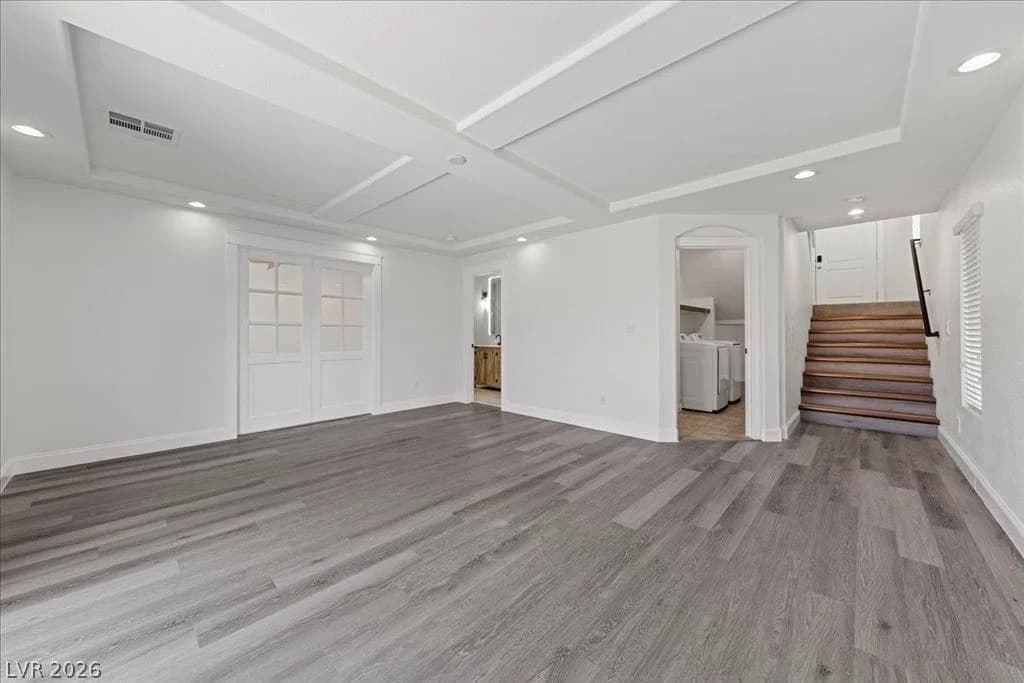 6050 Belvedere Canyon Avenue photo 3