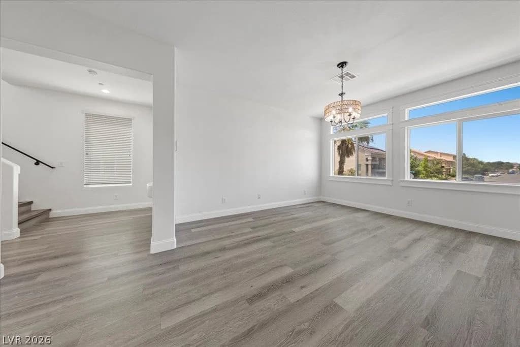 6050 Belvedere Canyon Avenue photo 5