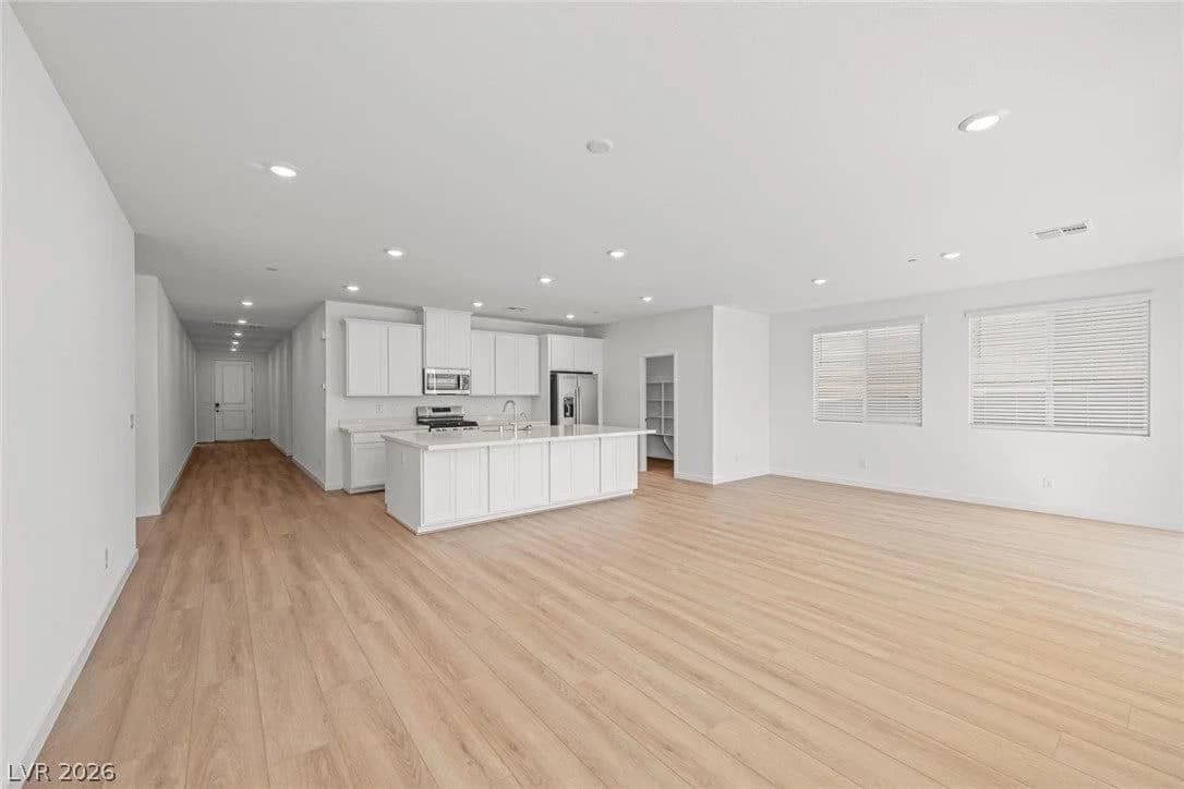 1409 Bianca Falls Drive photo 3