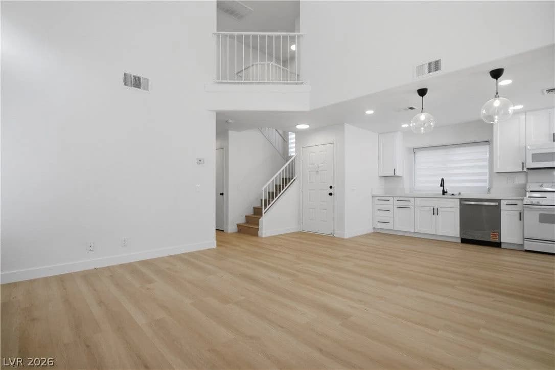 1447 Tiny Pebble Way photo 3