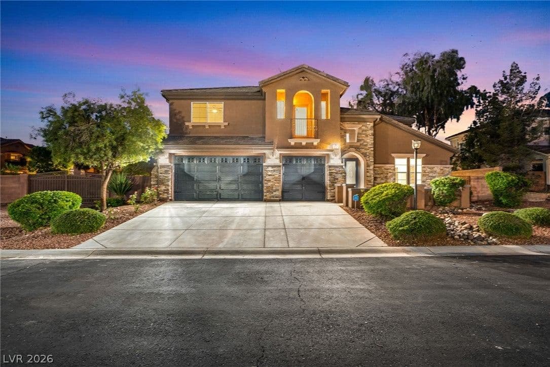 379 Autumn Hue Avenue photo 5