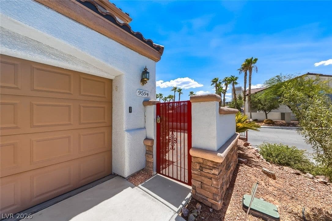 9594 Parvin Street photo 2