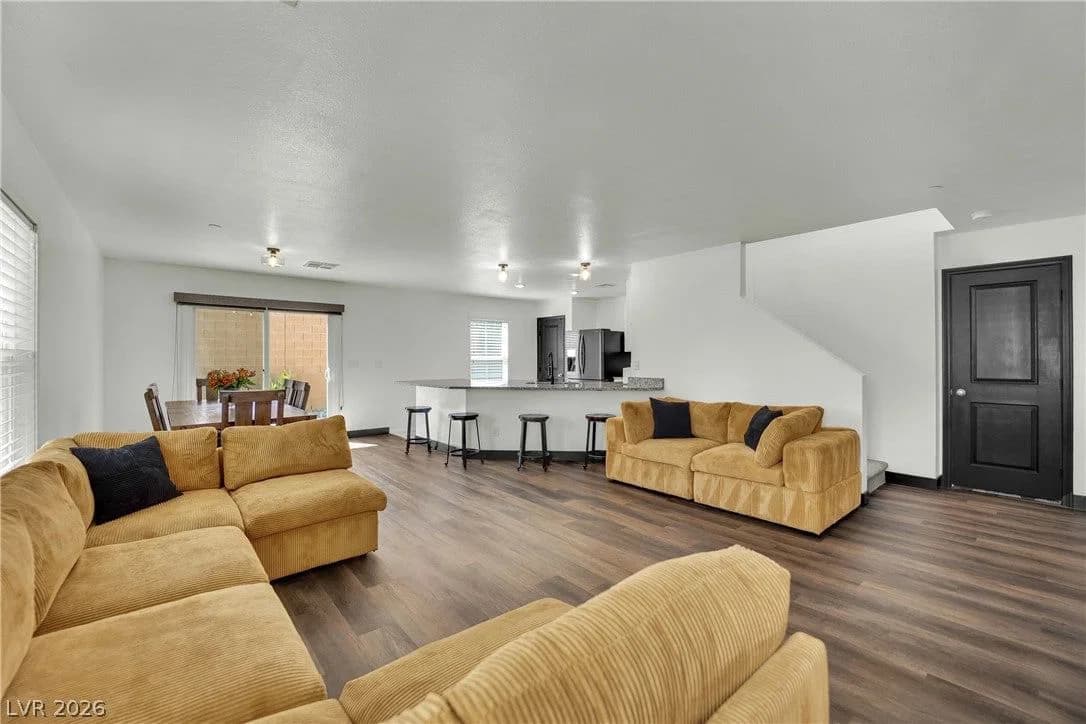 2819 Falling Mist Street photo 4