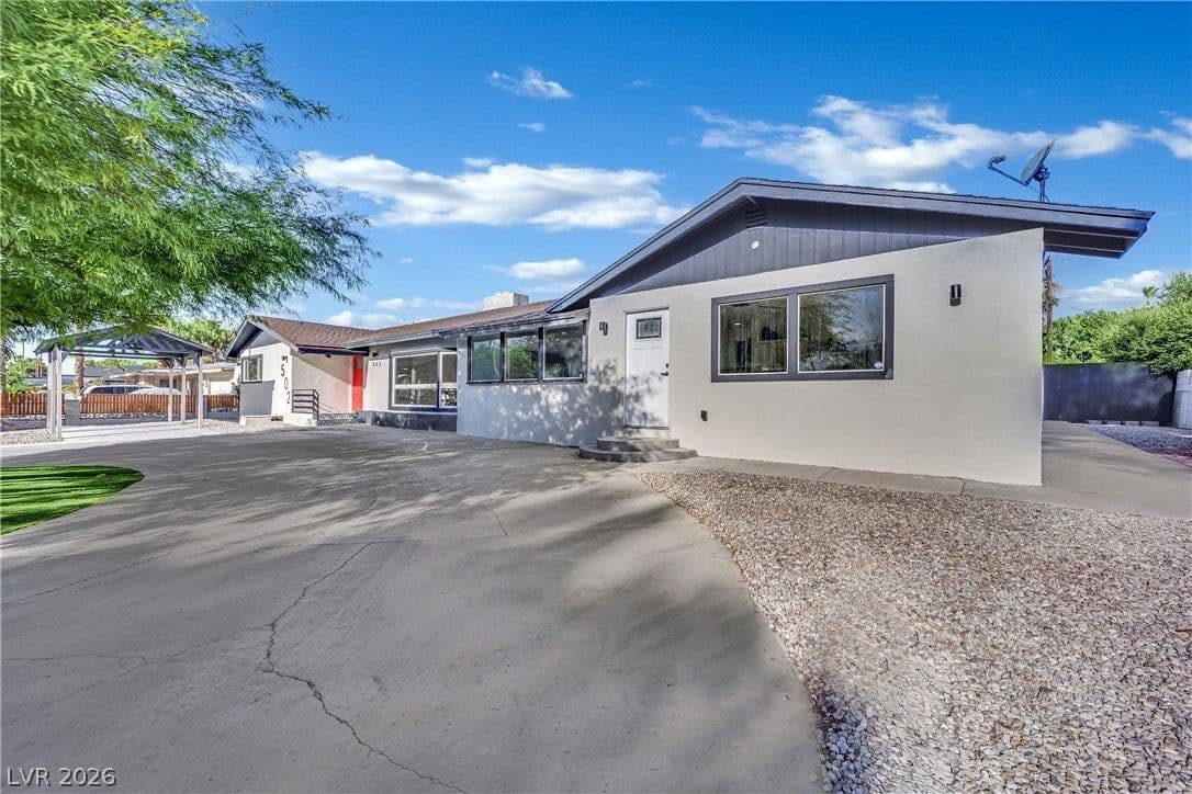 502 Park Way photo 2