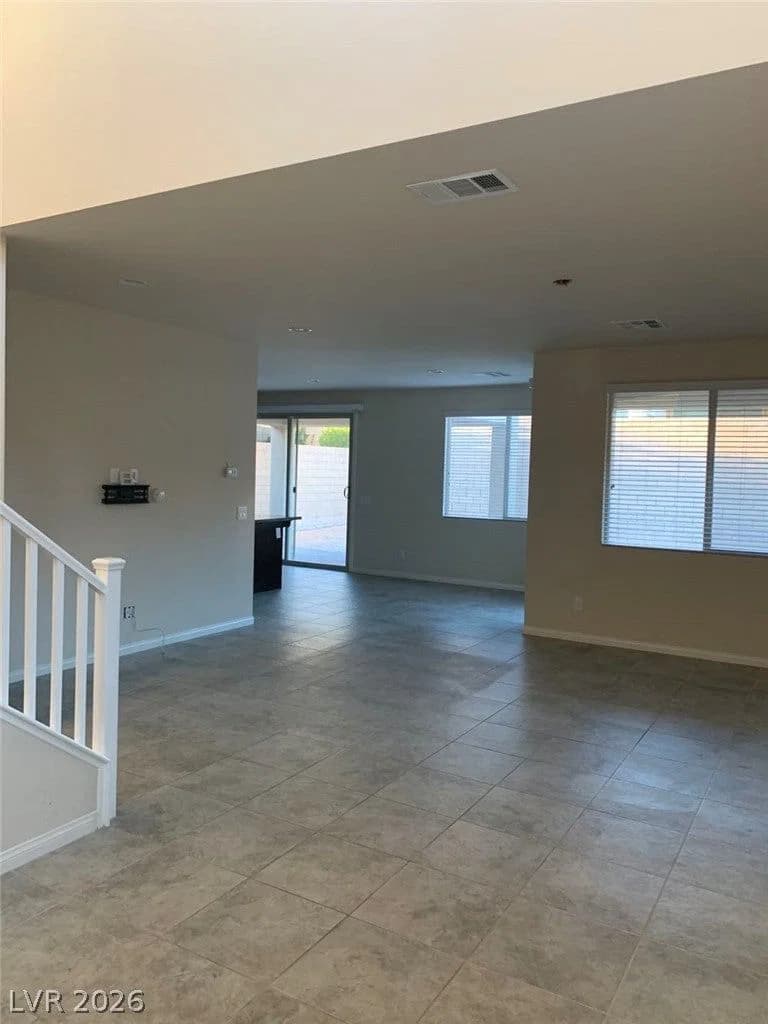 933 Kimbark Avenue photo 4