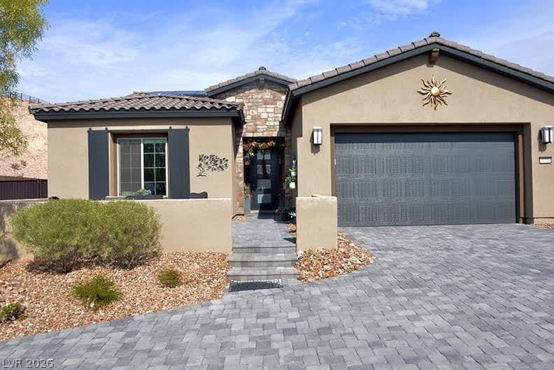 174 Crimson Cactus Avenue photo 2