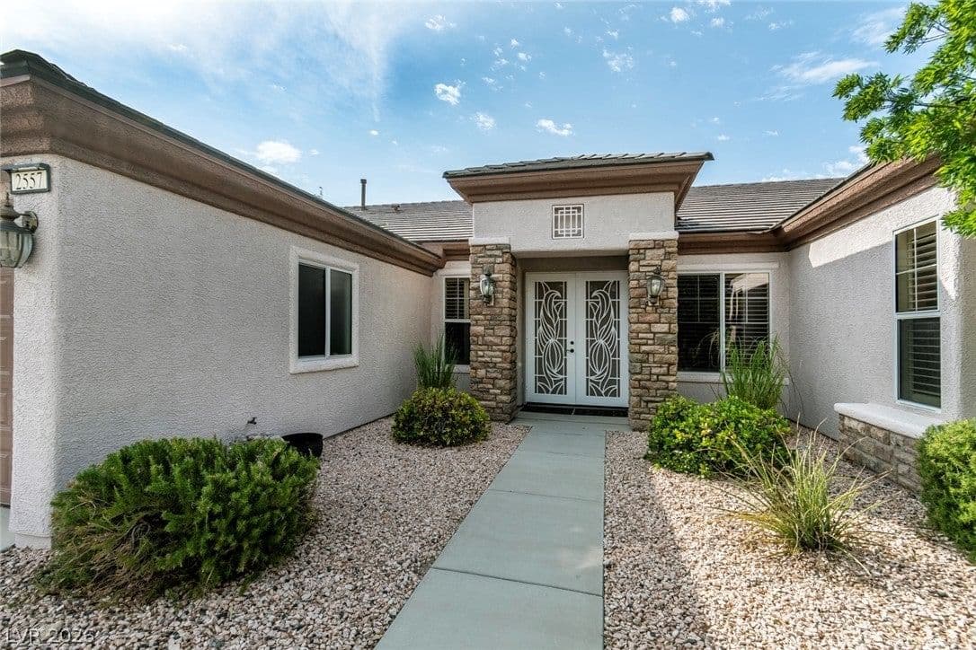 2557 Forest City Drive photo 2