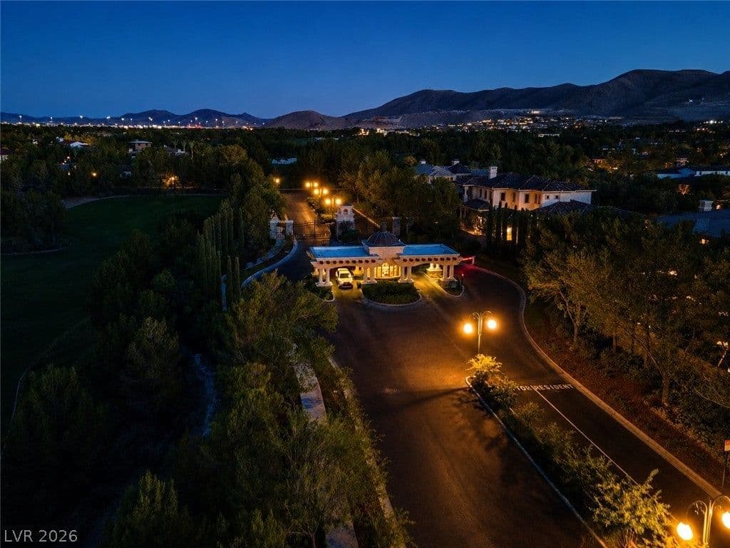 12070 Whitehills Street photo 4