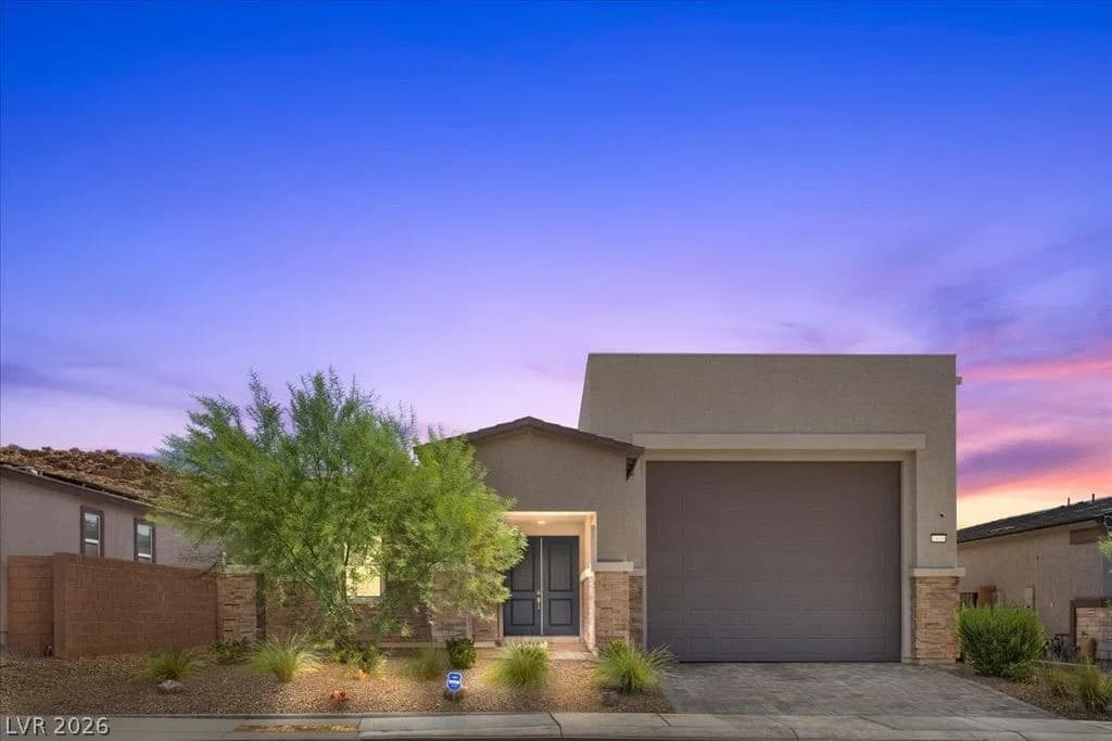 10006 Joshua Foothills Street