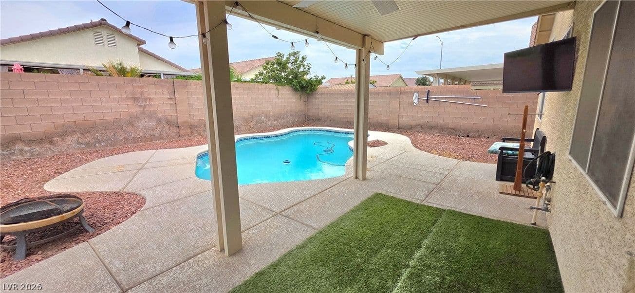 3806 Singing Lark Court photo 2