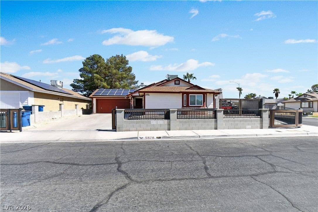 5876 Tippin Drive photo 2
