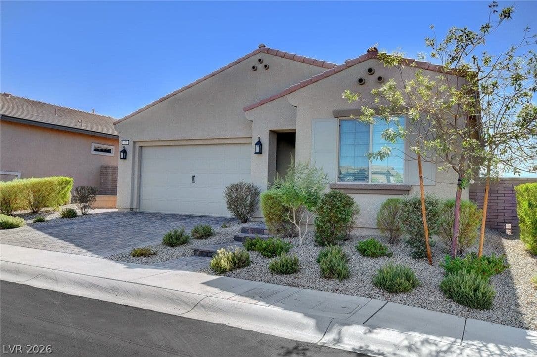 673 Sunlight Hill Street photo 3