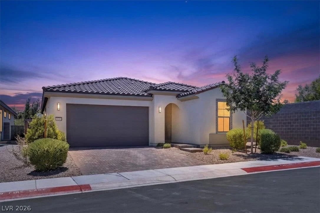 10089 Honey Rose Avenue photo 3