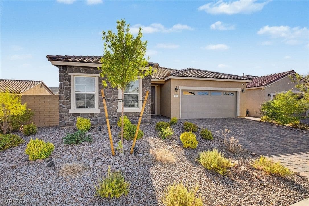 877 Mary Baer Way photo 5