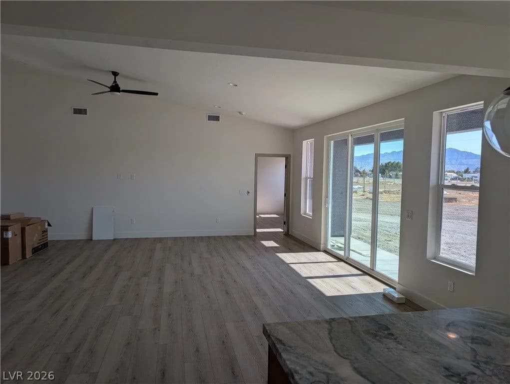 901 Kiowa ST photo 5