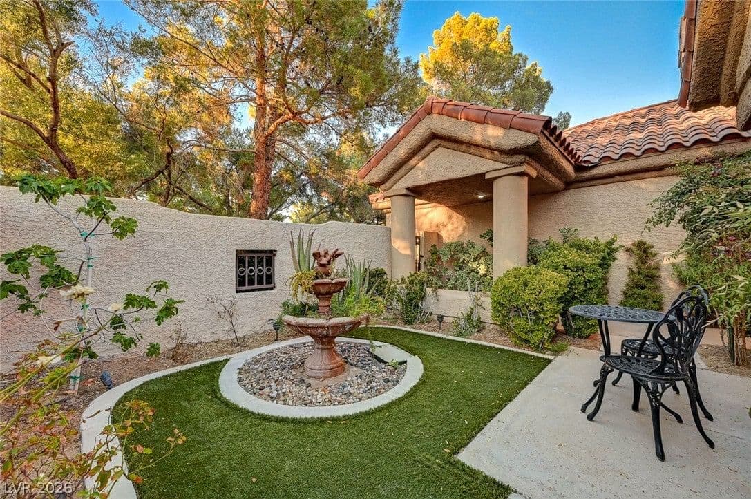 7995 Rio Rico Drive photo 4
