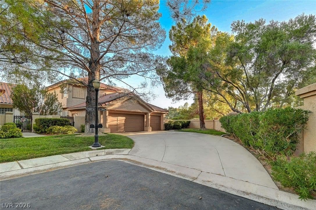 7995 Rio Rico Drive photo 2