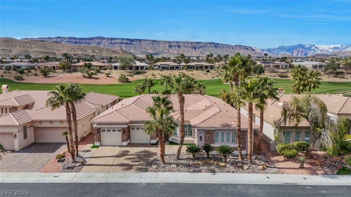 5015 Rivedro Street photo 2