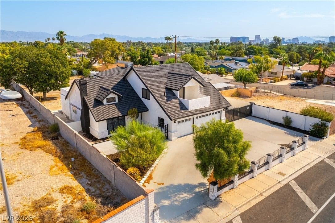 3200 Oakey Boulevard photo 3