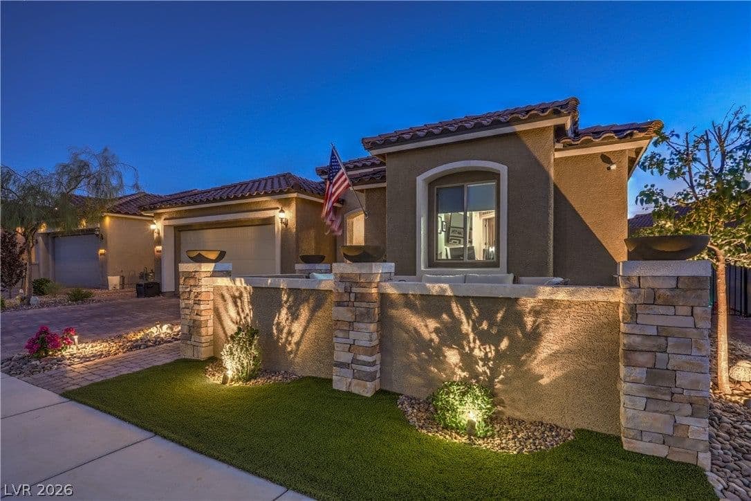 8265 Skye Peak Street photo 4