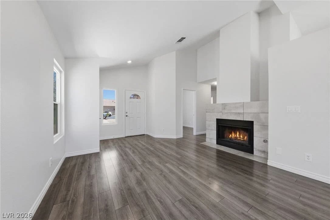153 Coventry Drive photo 4