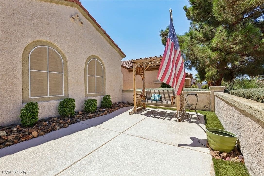 2559 Deora Way photo 3