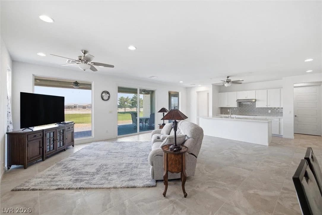 4557 Cactus Canyon Drive photo 2