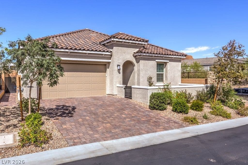 77 Cathedral Wash Place photo 4