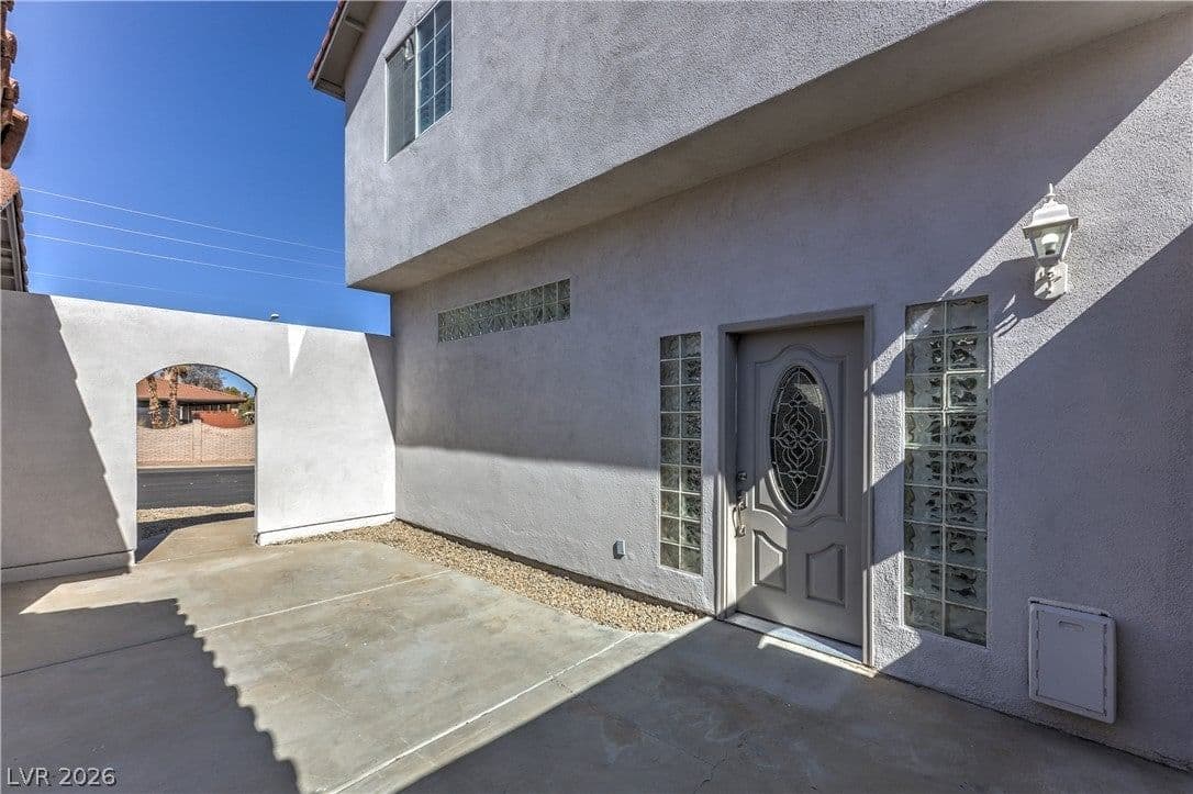 100 Kimberly Drive photo 2
