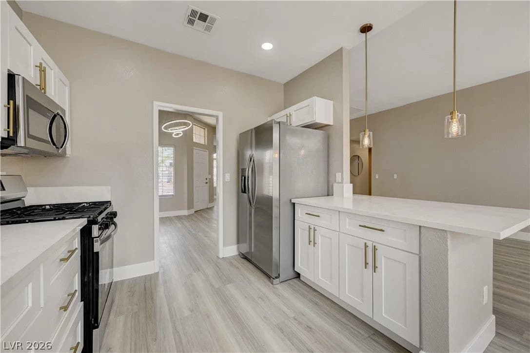419 Viewmont Drive photo 3