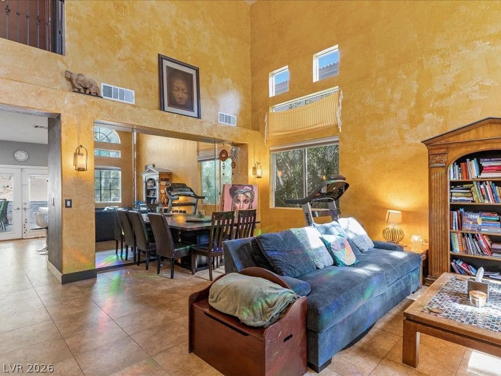 323 Wind River Drive photo 5