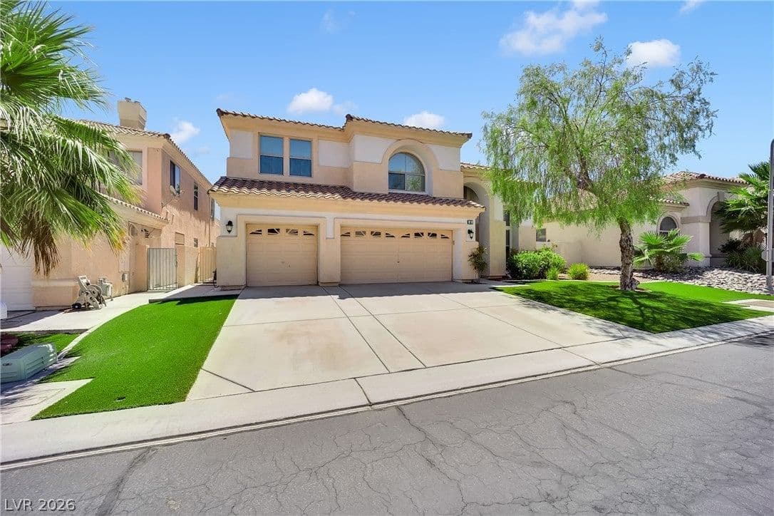 49 Chateau Whistler Court photo 2